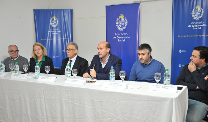 Presentación cursos en Dinali