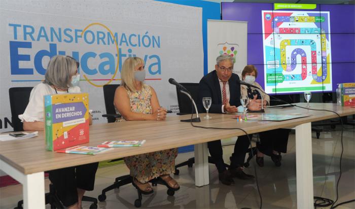 Robert Silva y autoridades en la presentación