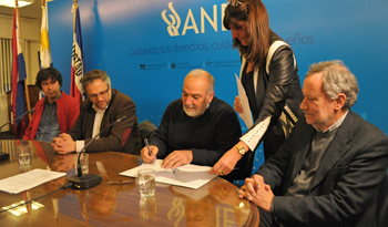 Firma del acuerdo entre Anep y UdelaR