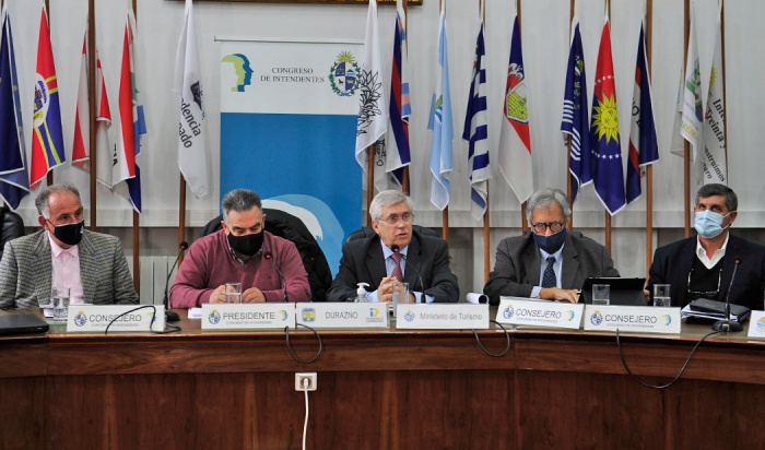 Ministro Tabaré Viera en el Congreso de Intendentes