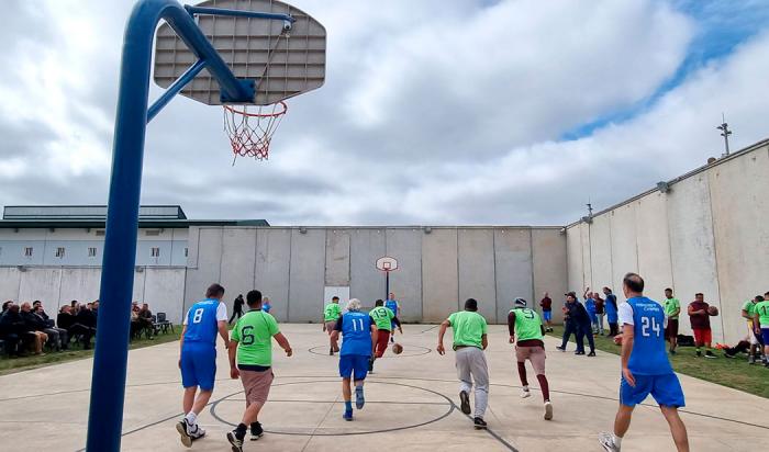 Básquetbol en INR