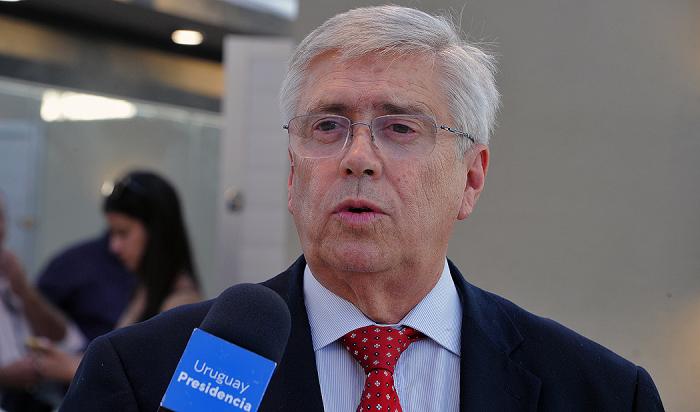 Ministro de Turismo, Tabaré Viera en entrevista con Comunicación Presidencial