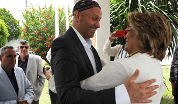 Ministro argentino Sergio Bergman junto a ministra uruguaya Eneida de León