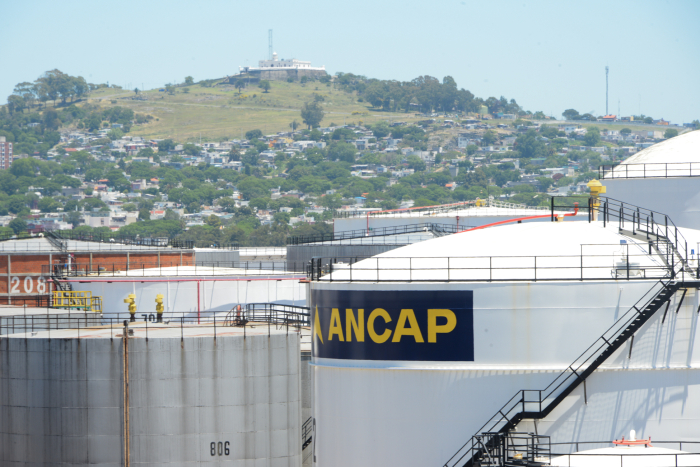 Planta de Ancap en La Teja