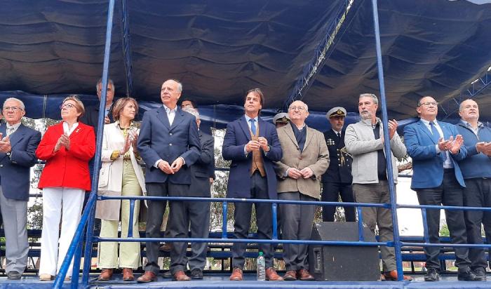 Lacalle Pou y autoridades