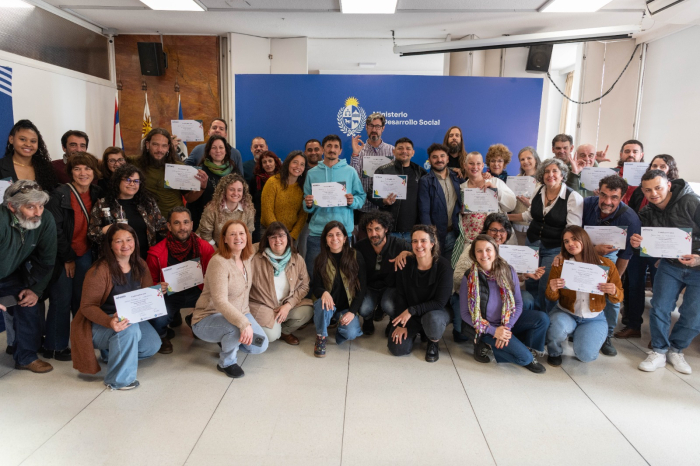 Agentes comunitarios con certificados