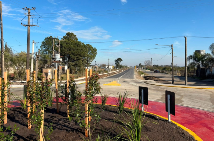 Obras en avenida Apolón de Mirbeck, Salto