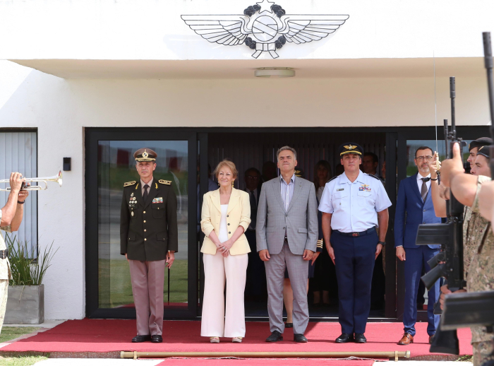 Orsi y Cosse en la base aérea