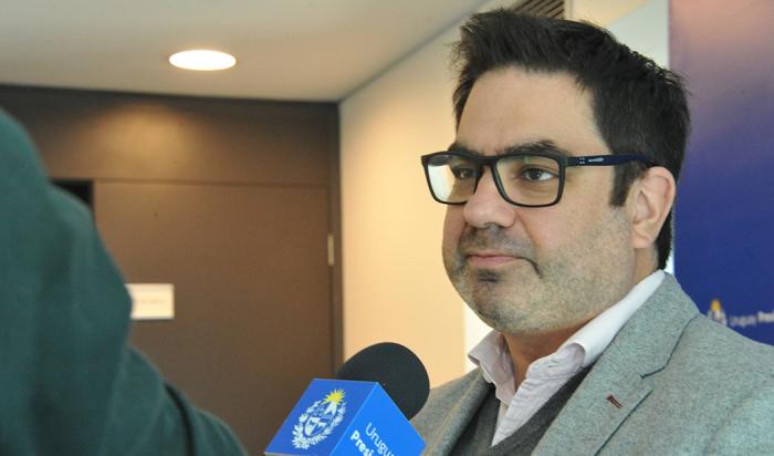 Director Nacional de Artesanías, Pequeñas y Medianas, Gonzalo Maciel, durante la entrevista con Comunicación Presidencial