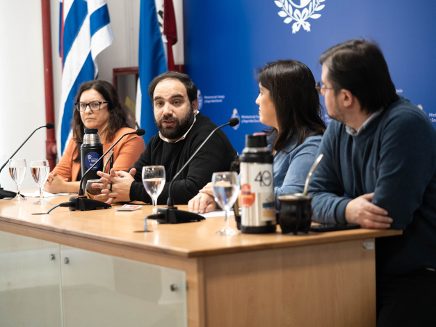 Autoridades durante la jornada de reflexión en el marco del Día Mundial de prevención del Trabajo Infantil