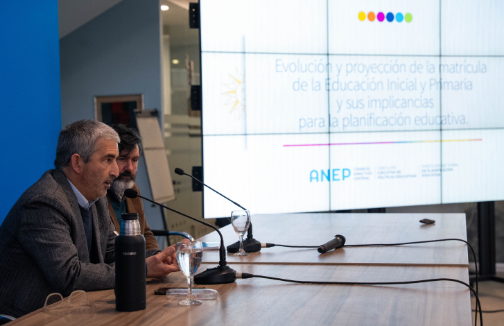 Pablo Caggiani y Antonio Romano durante el cierre del seminario Evolución y proyección de la matrícula de la Educación I