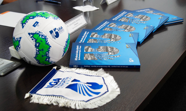 Material de la Liga Universitaria de Deportes