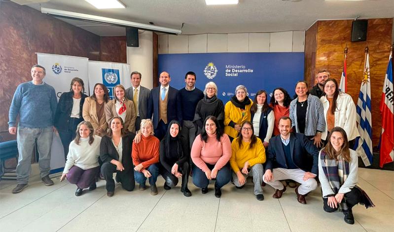 Autoridades del Mides y d