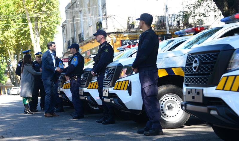 Nicolás Martinelli presenta 38 vehículos policiales