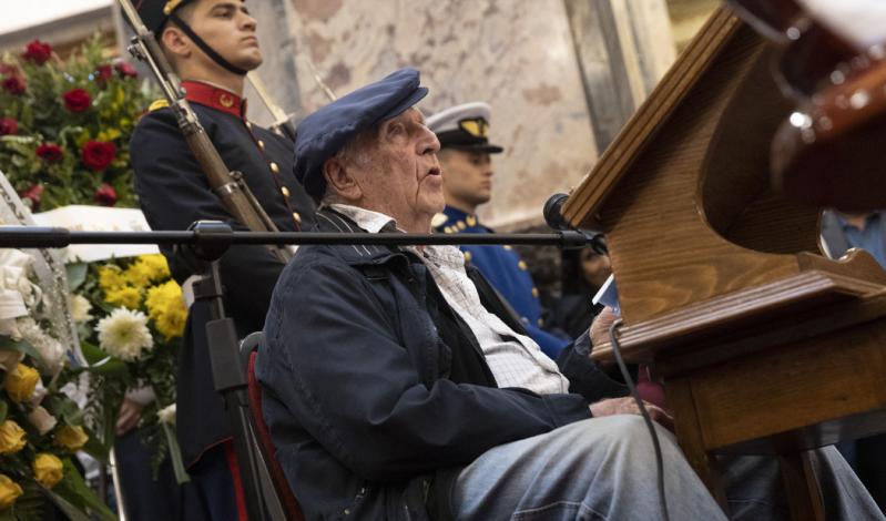 Rosencof en homenaje a Mujica