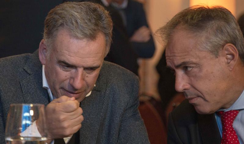 Presidente Yamandú Orsi dialoga con el presidente de la CCU, Alejandro Ruibal