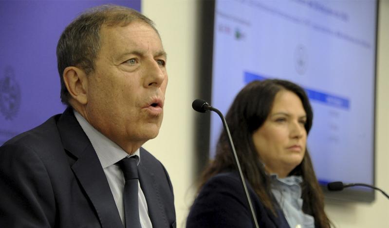 Ministro de Economía y Finanzas, Gabriel Oddone, en conferencia de prensa