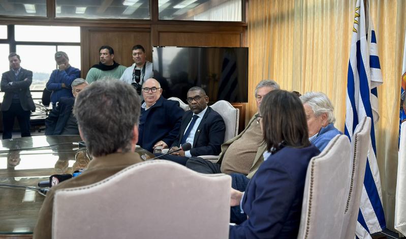 Reunión entre Ortuño y autoridades de la intendencia de Maldonado