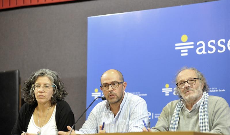 Autoridades de ASSE en conferencia de prensa