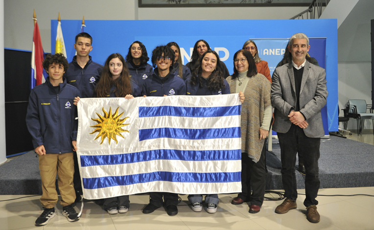 estudiantes de liceo n.° 4 participan en competencia de la NASA