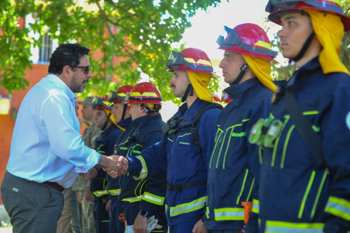 Sánchez con bomberos