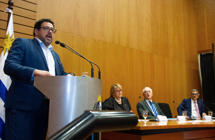 Autoridades en encuentro Uruguay Promotor de Paz 
