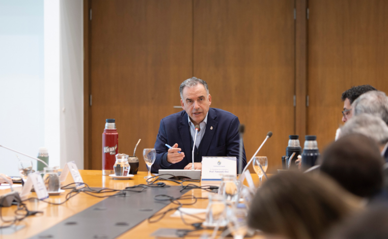 Presidente Orsi, habla a sus ministros en el Consejo de Ministros realizado en Torre Ejecutiva