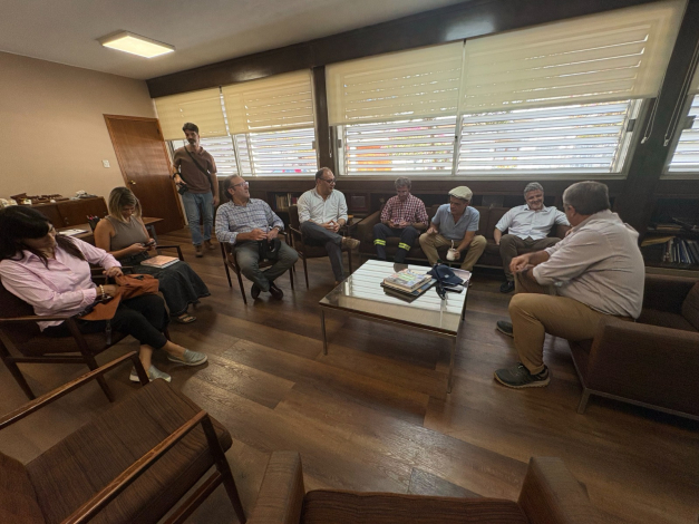 Autoridades de OSE y la Intendencia de Lavalleja, en Minas