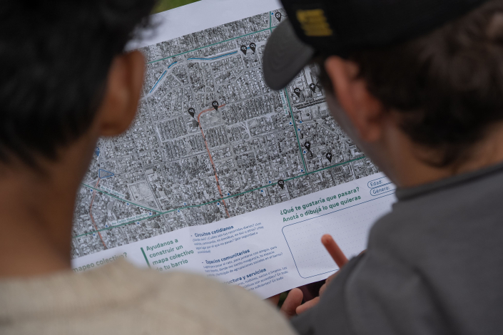 Participantes de diálogo para construcción de plaza en Cerro Norte, Montevideo