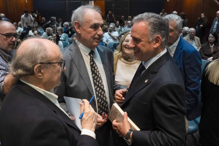 Presidente Orsi en presentación de libro