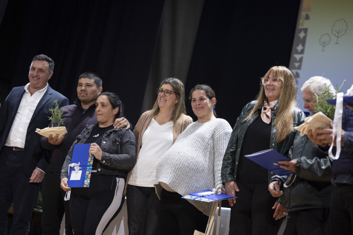 Paseyro en la adjudicación de viviendas en el Teatro Larrañaga, Salto