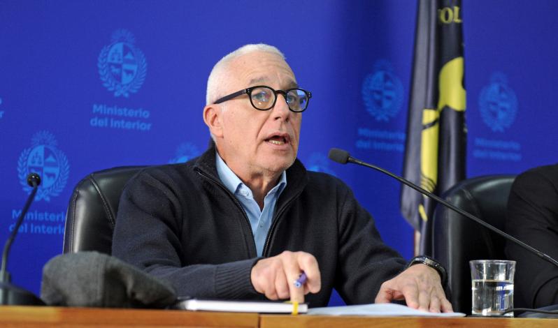 Negro en presentación de AECA