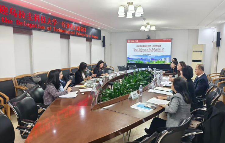 Delegaciones de Uruguay y China