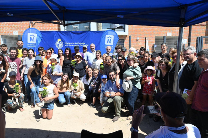 Familias del asenentamiento Alfonso Lamas que fueron realojadas en el complejo Tobas 