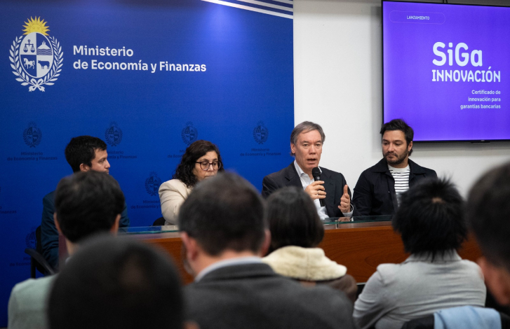 Autoridades en la presentación del SiGa Innovación