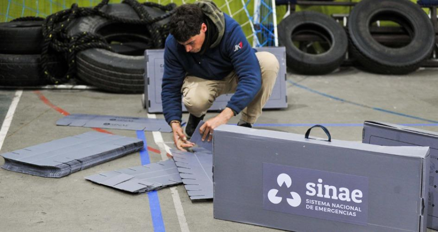 hombre con elementos del Sinae