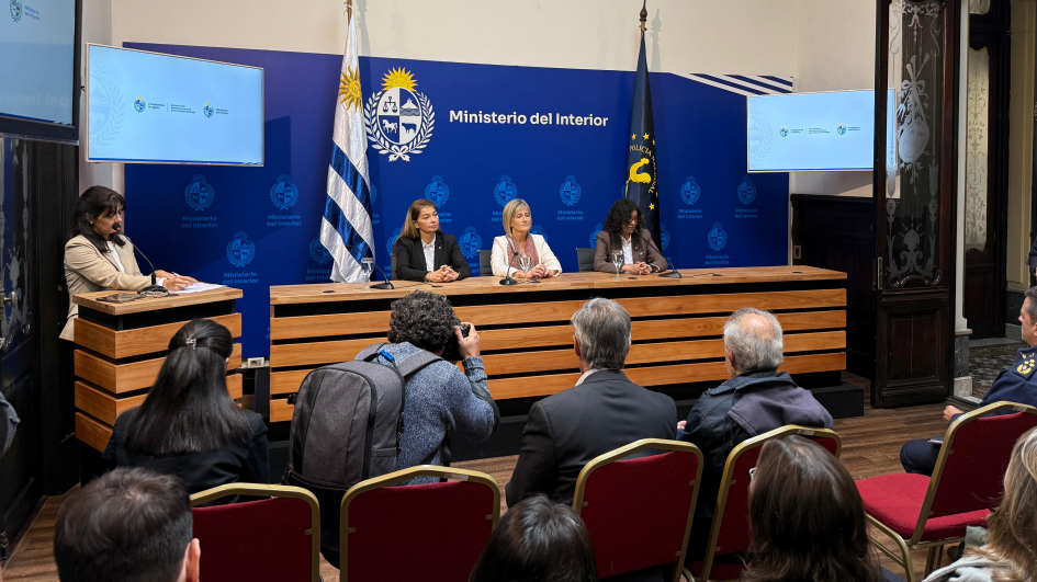 Conferencia de prensa de autoridades en sede MI. Conferencia de prensa de autoridades en sede MI.