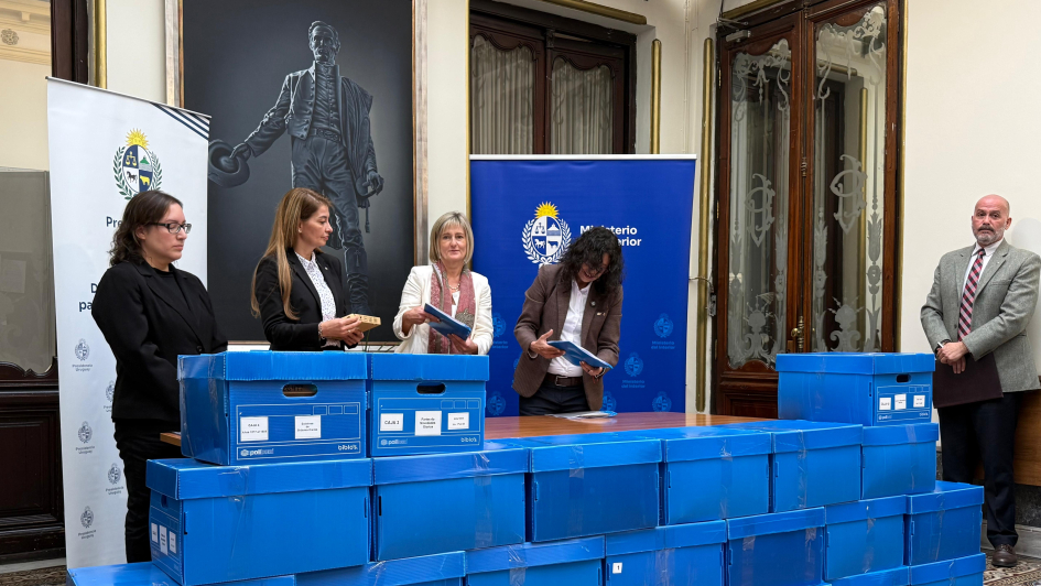 Entrega de cajas de Archivo en sede MI a la SDHPR. Entrega de cajas de Archivo en sede MI a la SDHPR.