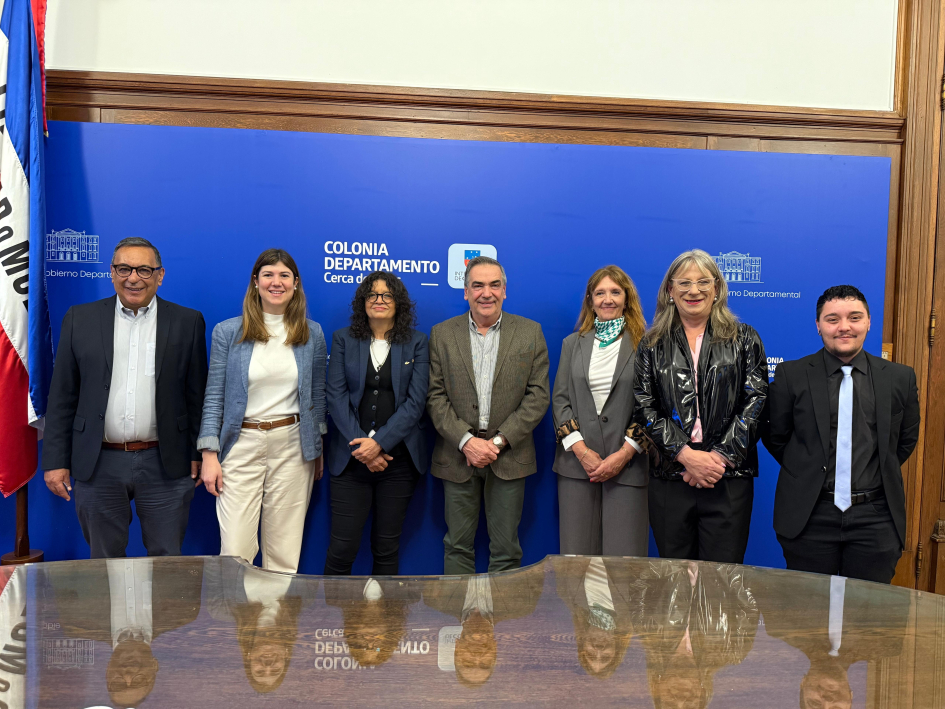 Guillermo Rodríguez Intendente de Colonia y funcionarios de la Intendencia 