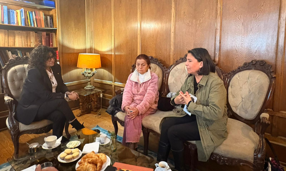  Mónica Monsalves y Soledad Hueicha familiares de víctimas de Cerro Chena.
