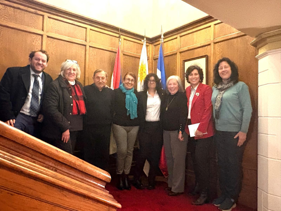 Representantes del Consejo Consultivo y Embajada de Uruguay en Chile