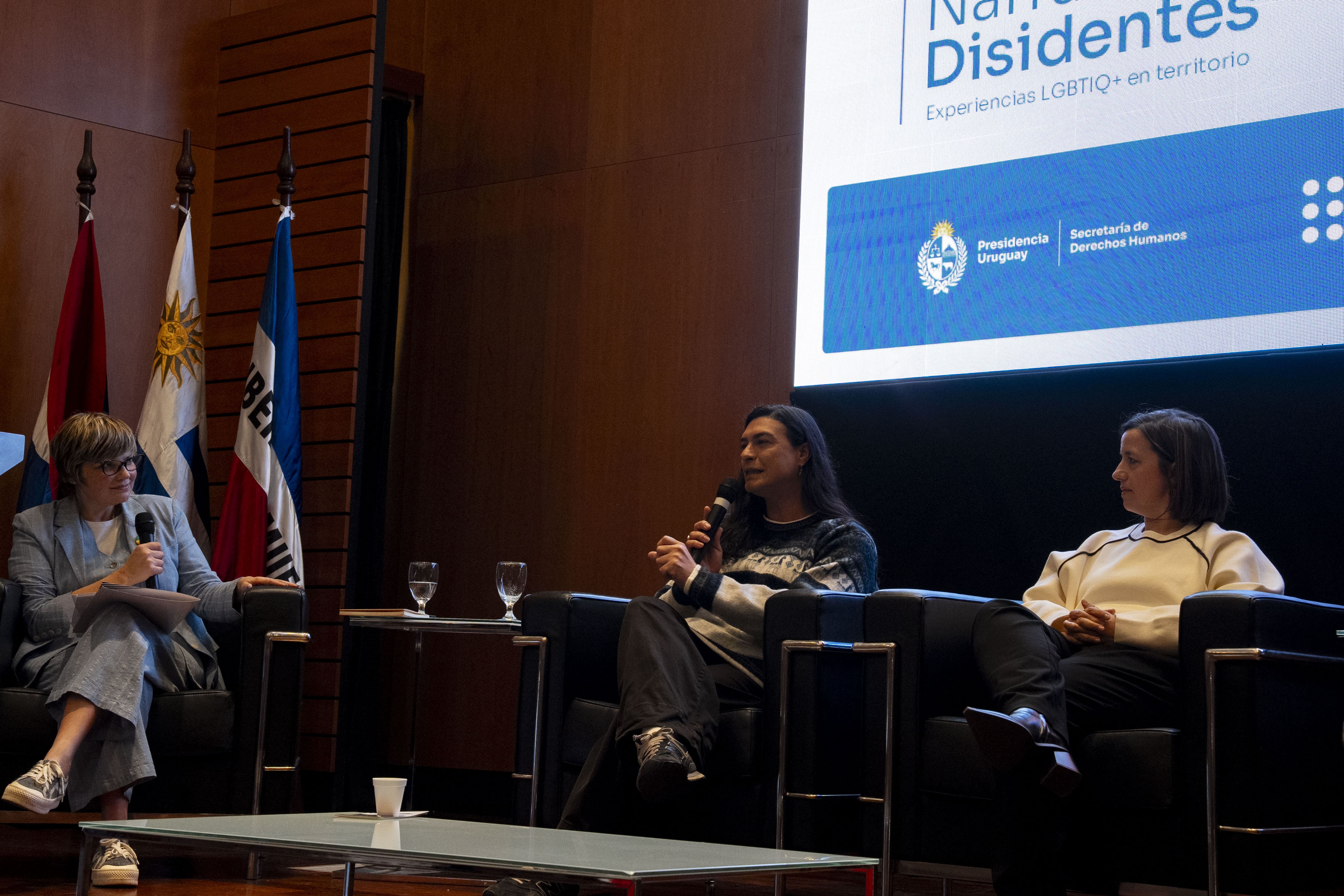 Iliana da Silva junto Josefina González y Margarita García