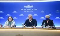 Cecilia Michelini, Juan Miguel Petit y Rosario Pérez. Conferencia de prensa.