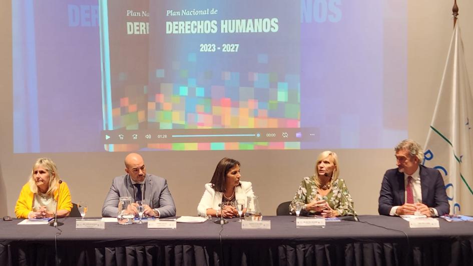Mariana Blengio, Hebert Paguas, Sandra Etcheverry, Beatriz Argimón, Pablo Ruiz Hiebra