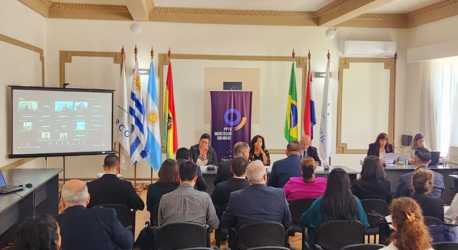 Asistentes al Seminario durante las exposiciones