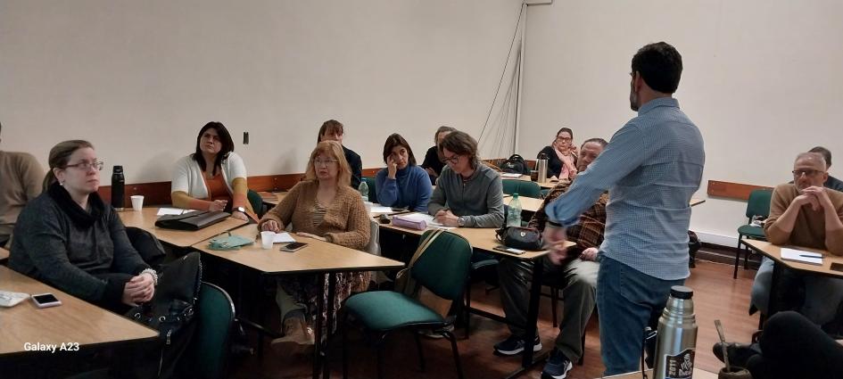 El Lic. Ruy Blanco impartiendo el curso El Lic. Ruy Blanco impartiendo el curso