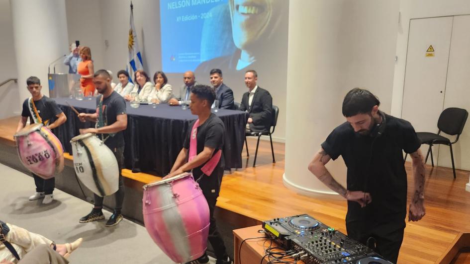 Presentación de Fusión 5 - Cuareim 1080 - cuerda de tambores Presentación de Fusión 5 - Cuareim 1080 - cuerda de tambores