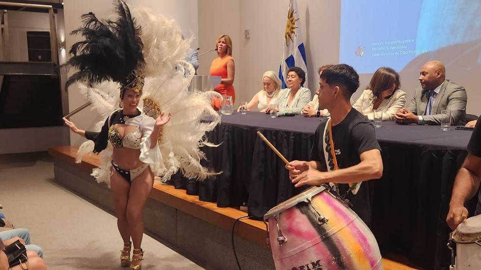 Presentación de Fusión 5 - Cuareim 1080 - Bailarina Presentación de Fusión 5 - Cuareim 1080 - Bailarina