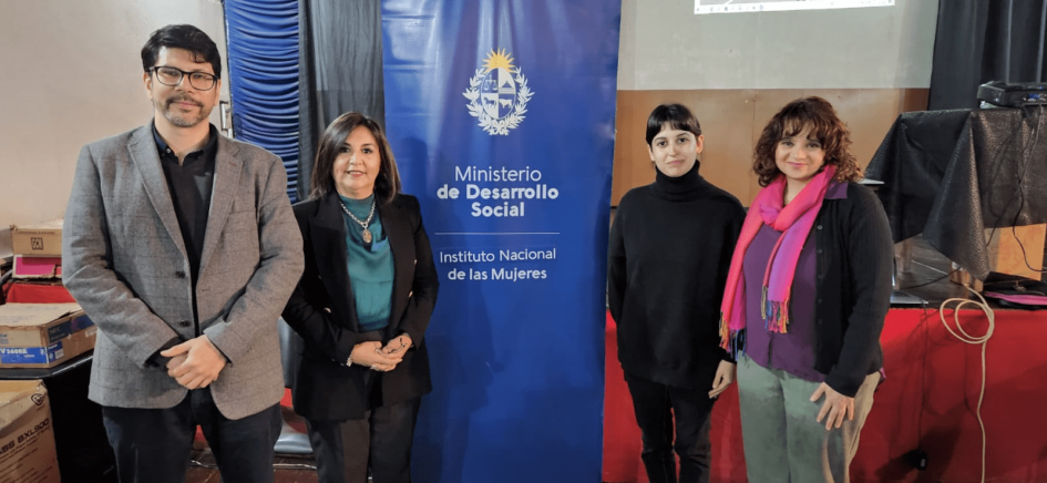 Secretaria de Derechos Humanos Sandra Etcheverry y autoridades durante el evento Secretaria de Derechos Humanos Sandra Etcheverry y autoridades durante el evento