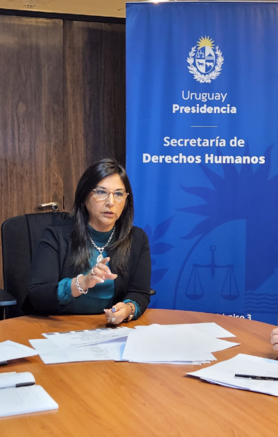 Sandra Etcheverry explicando el proceso del Plan Nacional de Acción en Derechos Humanos